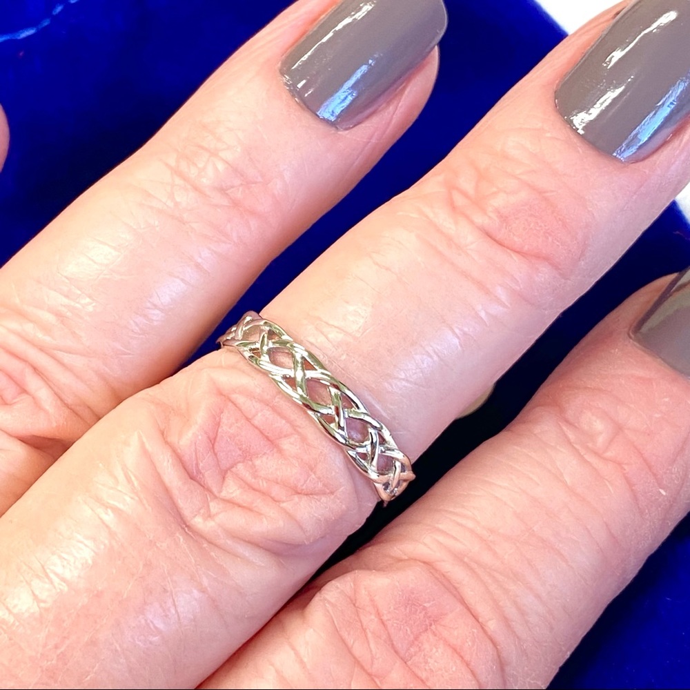 Ring-Sterling Silver Celtic Knot Eternity Band-NEW